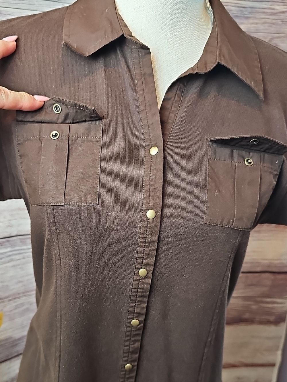 NEW STYLE & CO BROWN SHORT SLEEVE BUTTON-UP UTILITY CAMP SHIRT - Picture 9 of 12